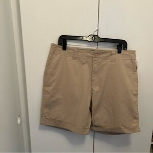 NEW WITH TAGS! Caribbean Joe Women’s Khaki Chino Cuffed Bermuda Shorts